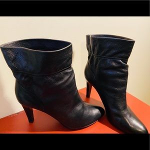 ❗️SOLD ❗️Via Spiga Black Leather Woman’s boots Sz 9.5